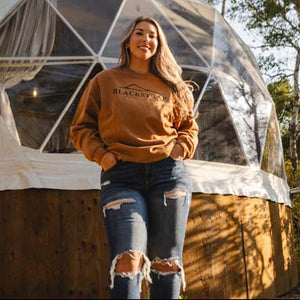 BLACKSTRAP GLAMPING RESORT CREWNECK